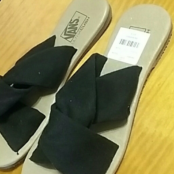 🚫SOLD🚫VANS Black Suede Slides - Picture 3 of 7